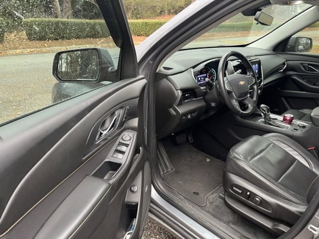 Used 2021 Chevrolet Traverse Premier SUV