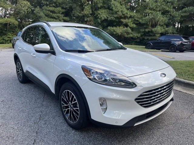 2022 Ford Escape Titanium Plug-In Hybrid photo 2
