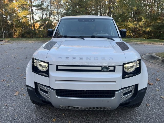 2023 Land Rover Defender S photo 3