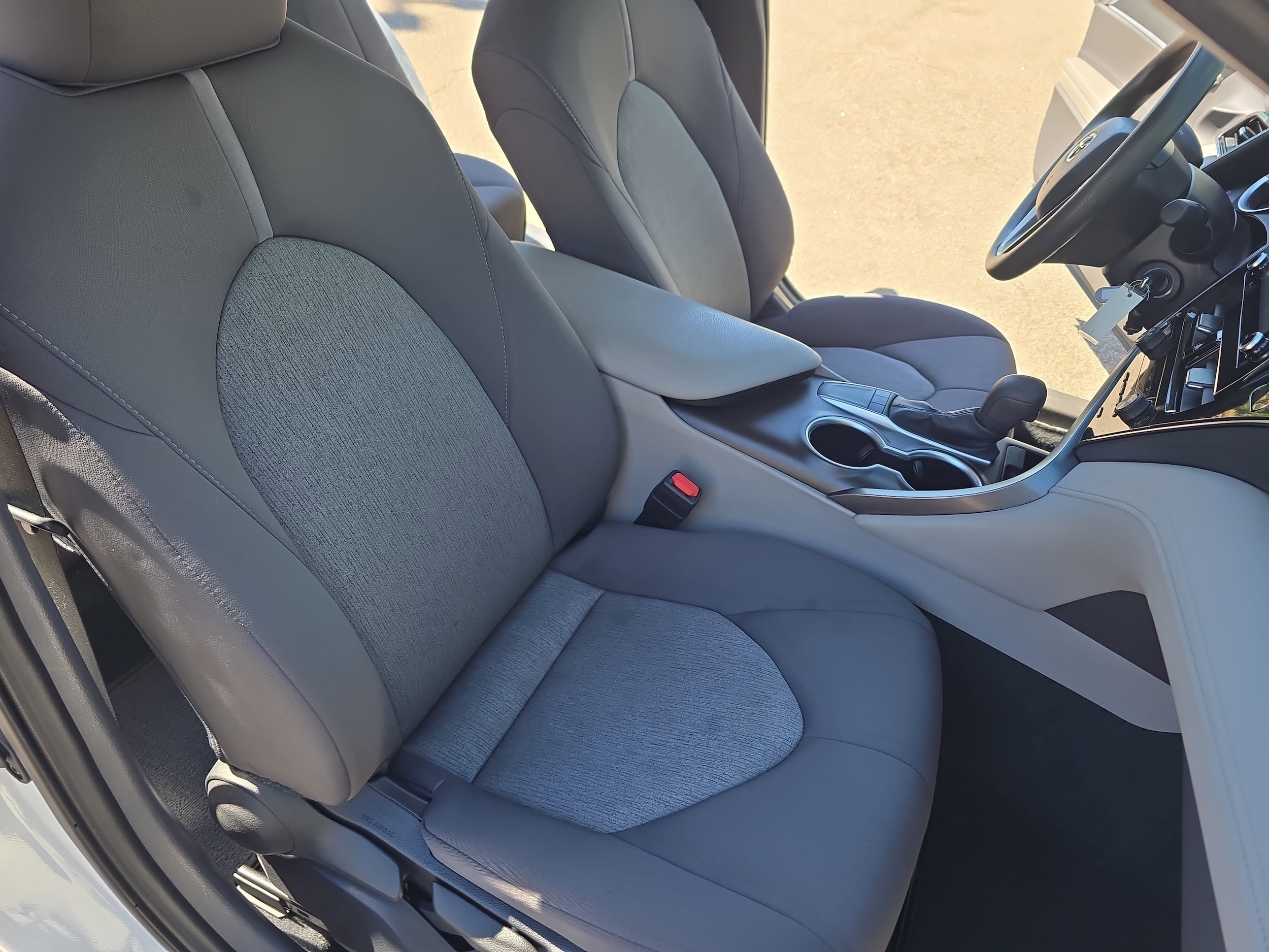 2023 Toyota Camry LE - Photo 10