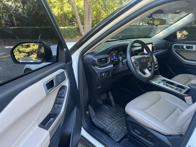 2023 Ford Explorer XLT photo 4