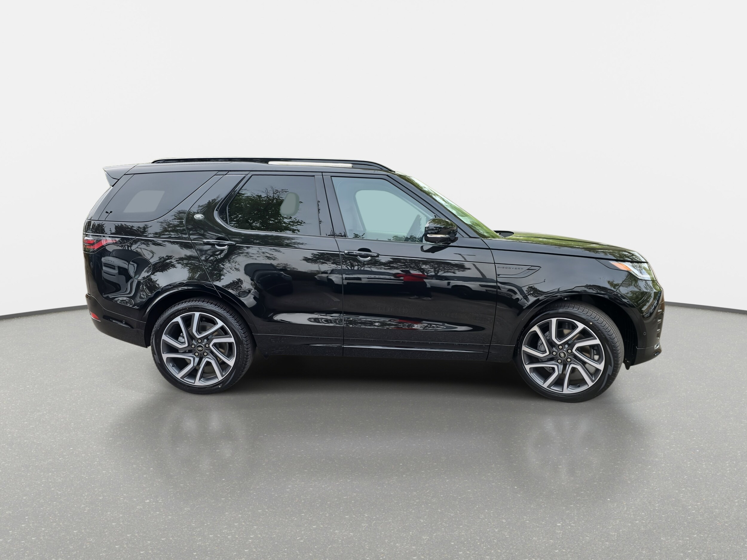 2025 Land Rover Discovery SE photo 4