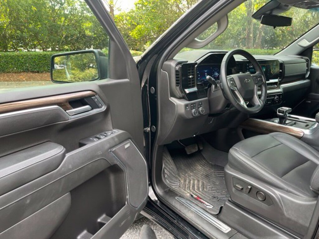 Used 2025 Chevrolet Silverado 1500 LT Trail Boss Truck Crew Cab