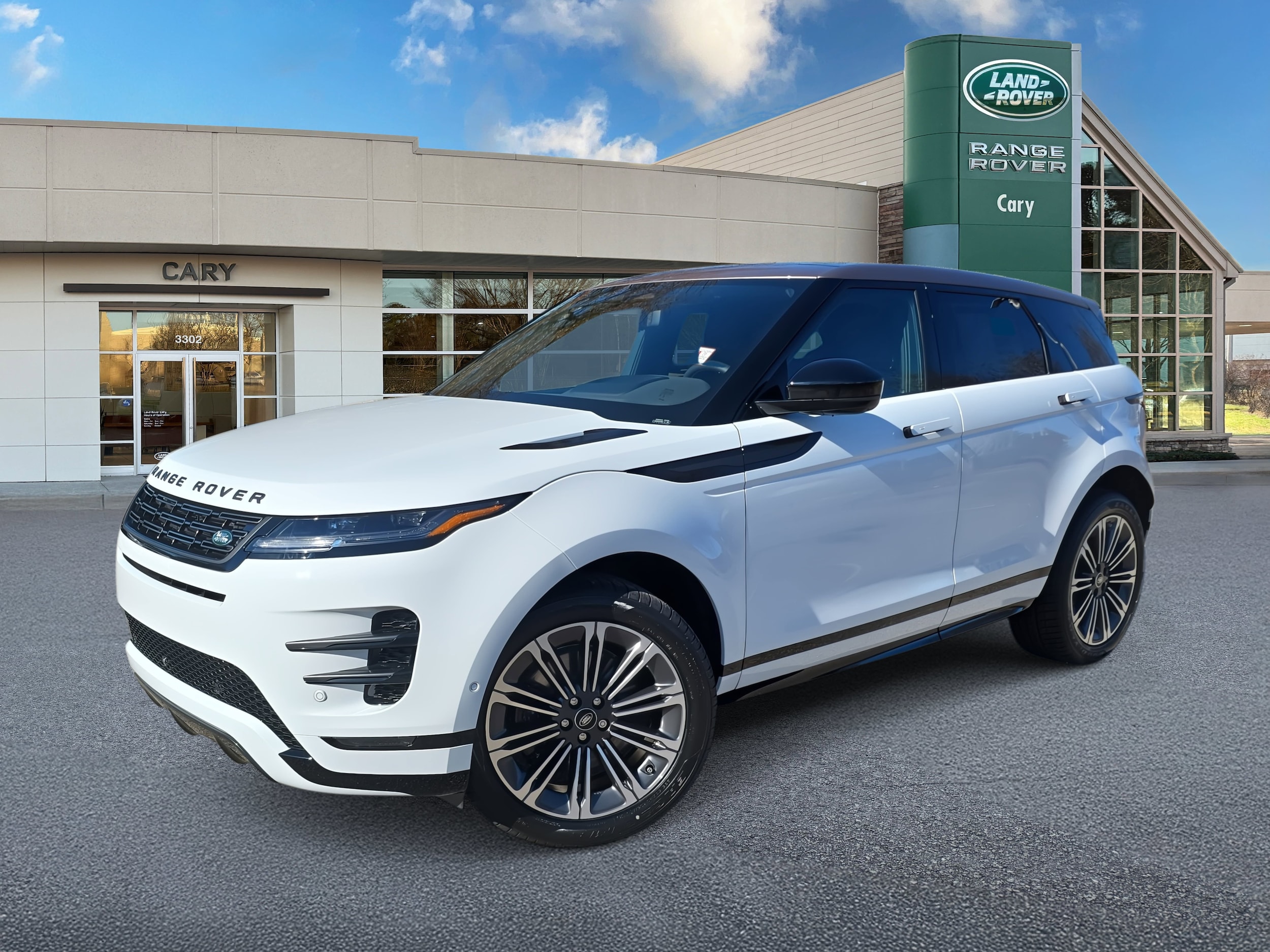 2026 Land Rover Range Rover Evoque Dynamic SE's photo