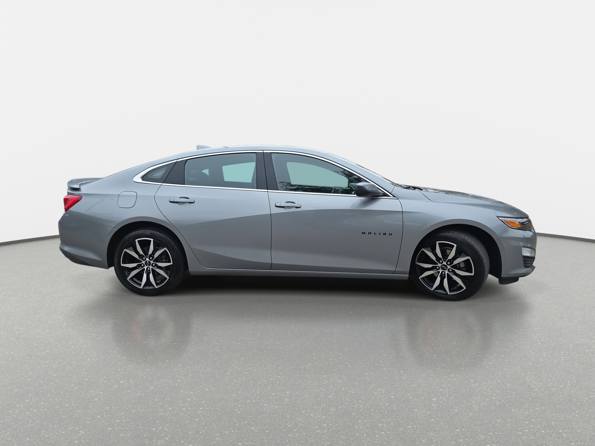 2025 Chevrolet Malibu RS photo 4