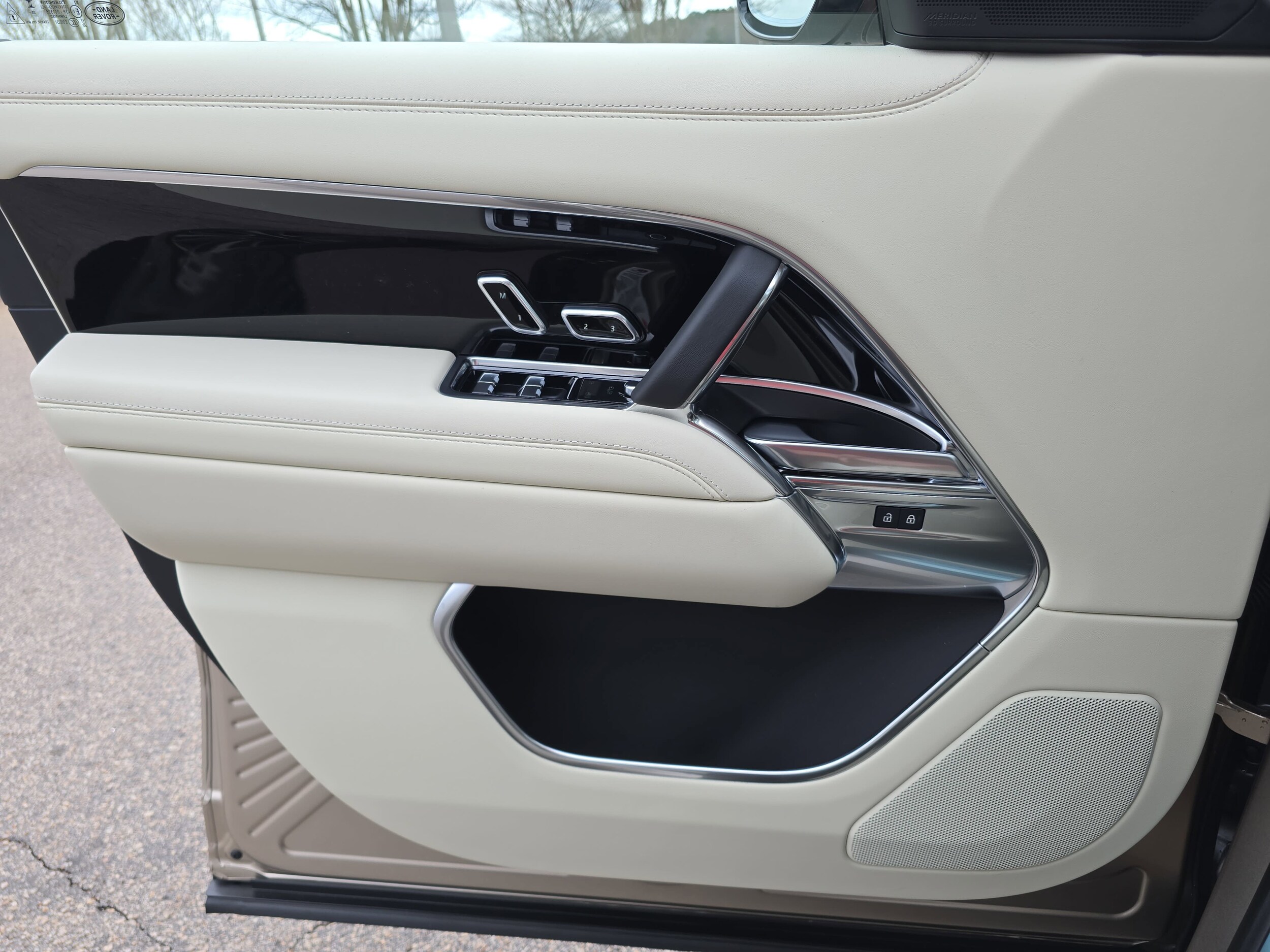 2026 Land Rover Range Rover SE - Photo 27