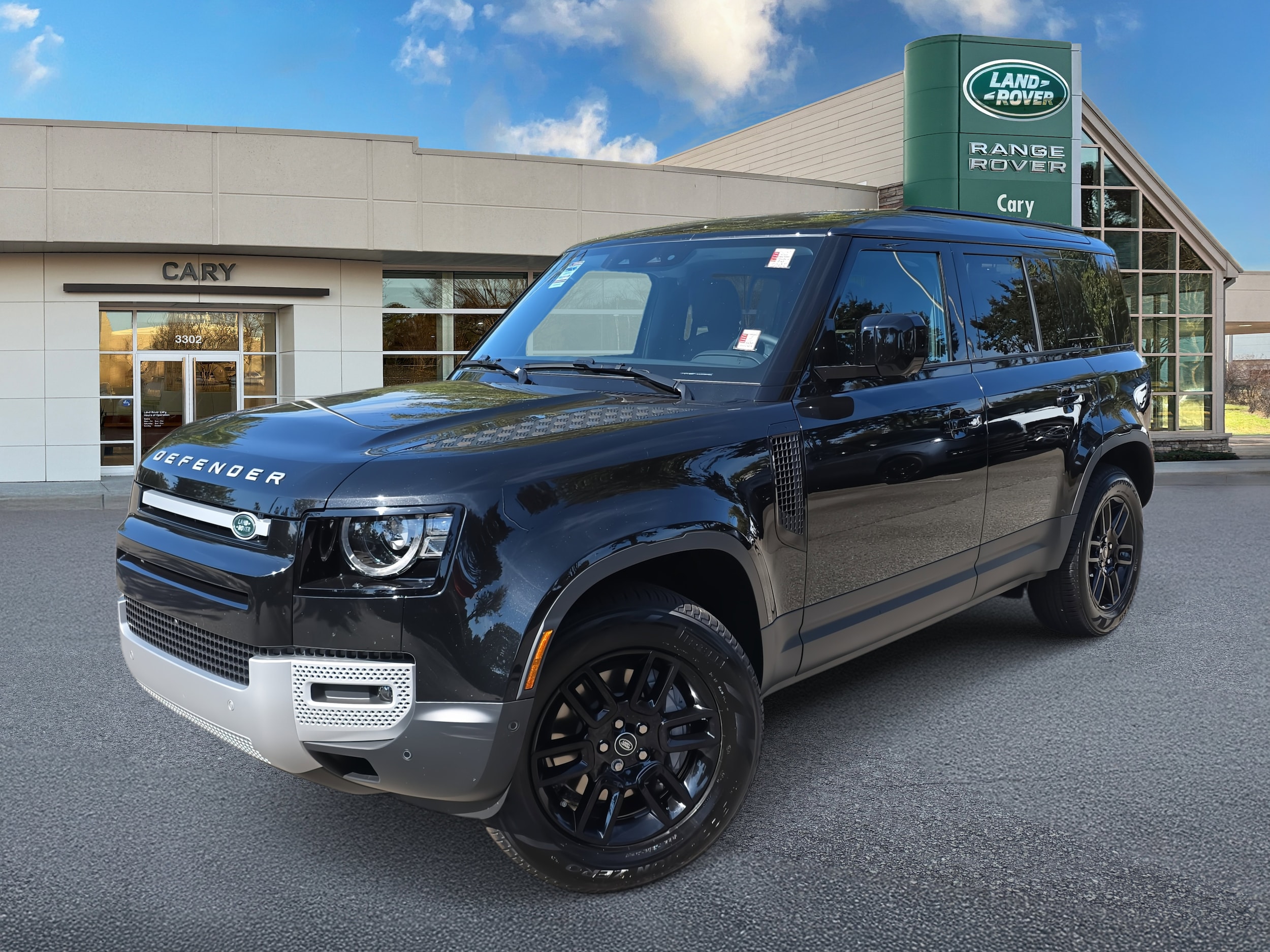 2025 Land Rover Defender S's photo