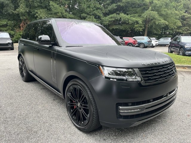 2023 Land Rover Range Rover SE photo 2