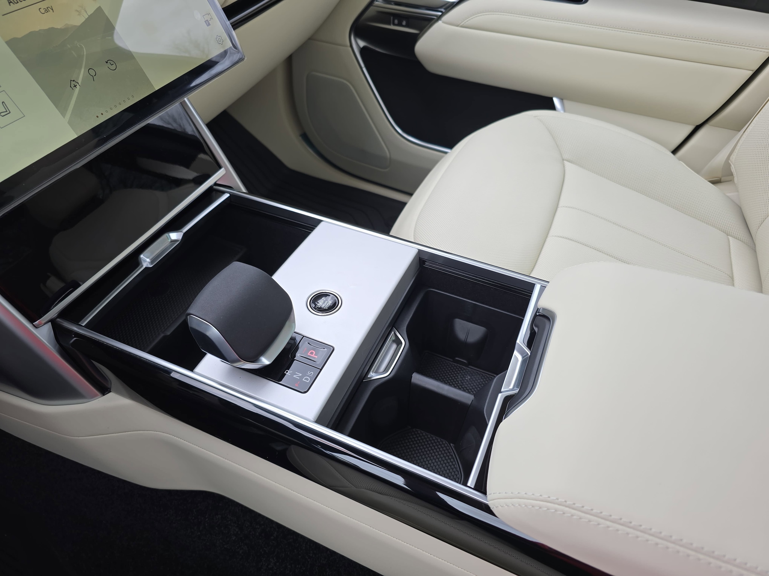 2026 Land Rover Range Rover SE - Photo 25