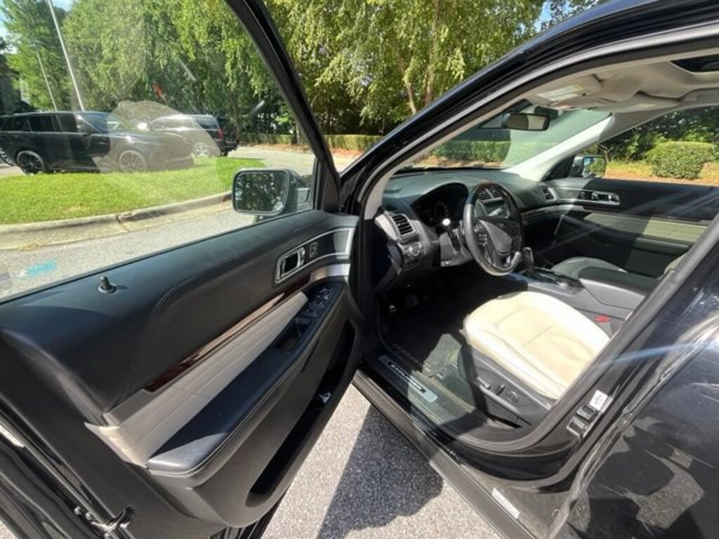 Used 2017 Ford Explorer Platinum SUV