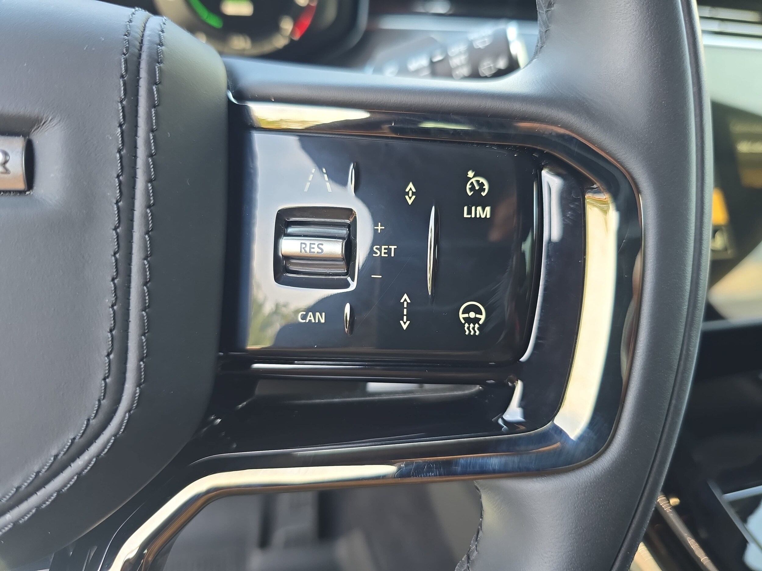 2025 Land Rover Range Rover Sport Dynamic SE - Photo 18