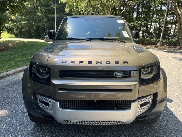 2025 Land Rover Defender S photo 3
