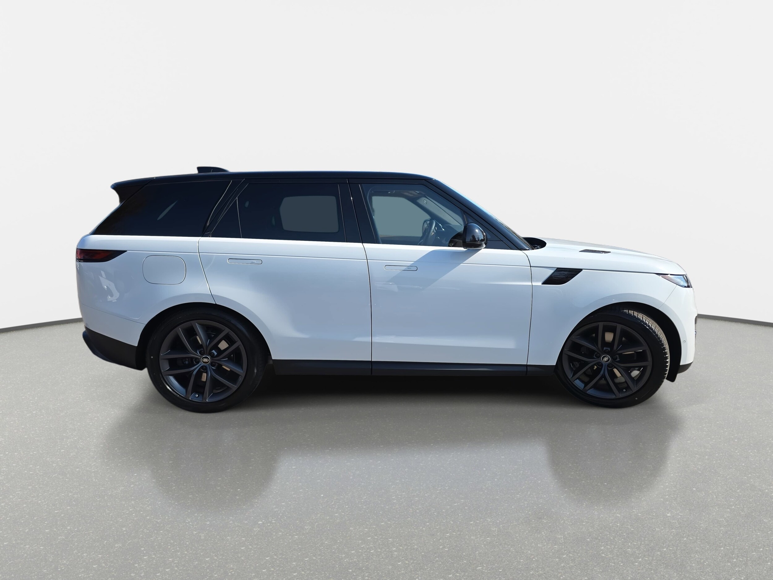 2025 Land Rover Range Rover Sport P360 SE photo 3