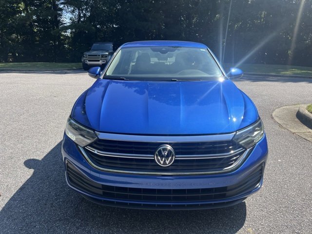 2022 Volkswagen Jetta SE photo 3