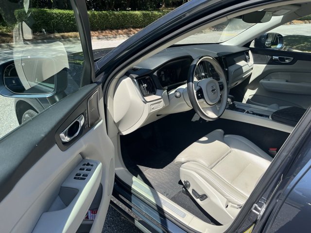 2021 Volvo XC60 Inscription photo 4