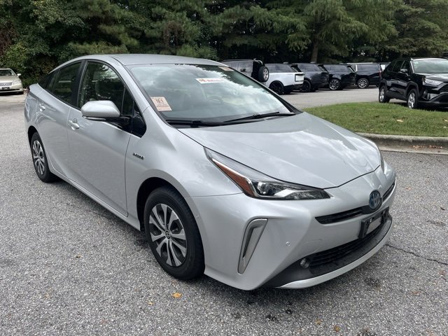 2019 Toyota Prius LE photo 2