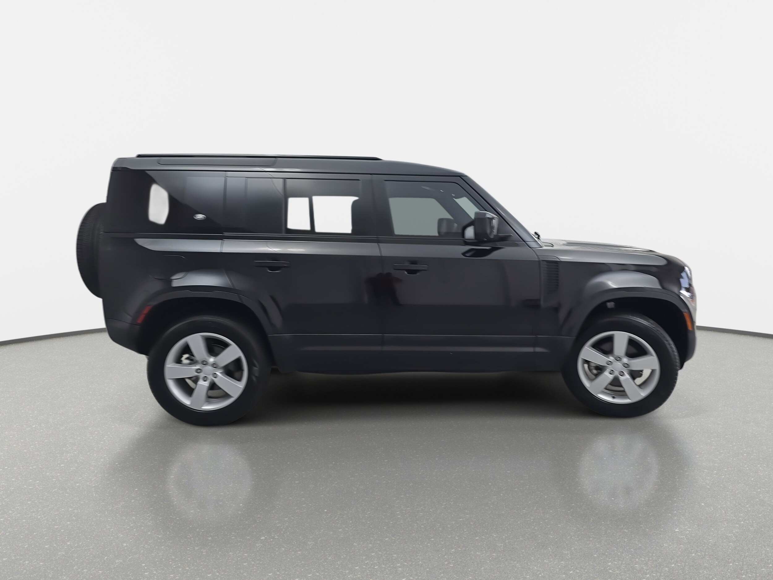 2024 Land Rover Defender S photo 4
