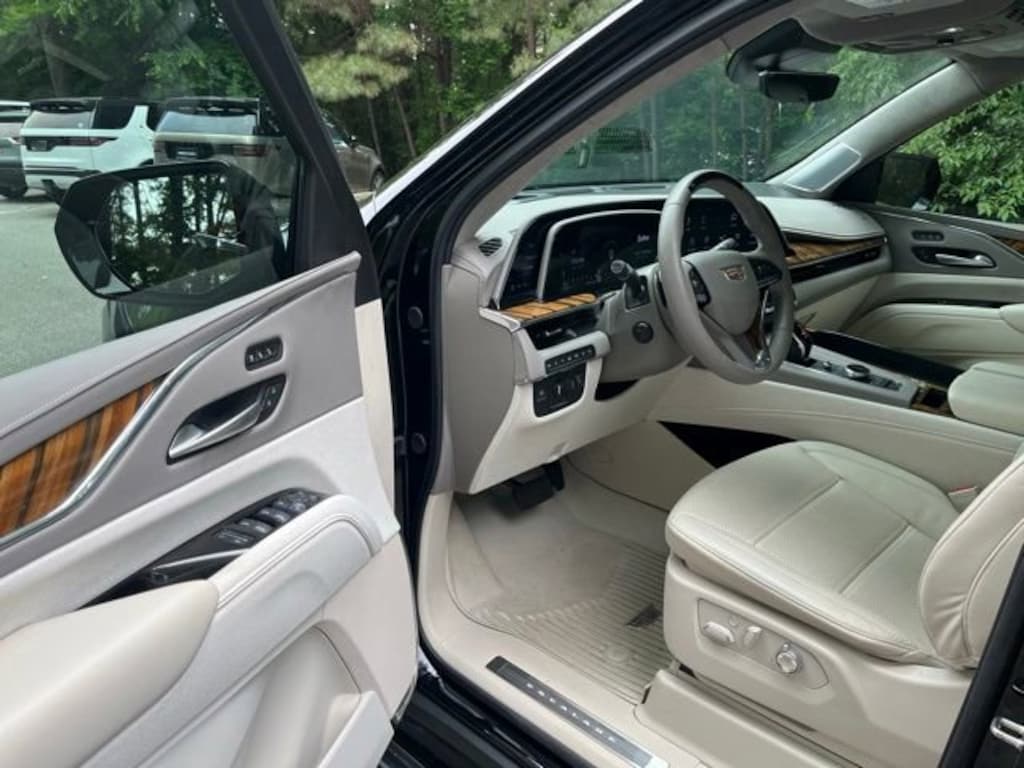Used 2024 Cadillac Escalade 4WD Sport Platinum SUV