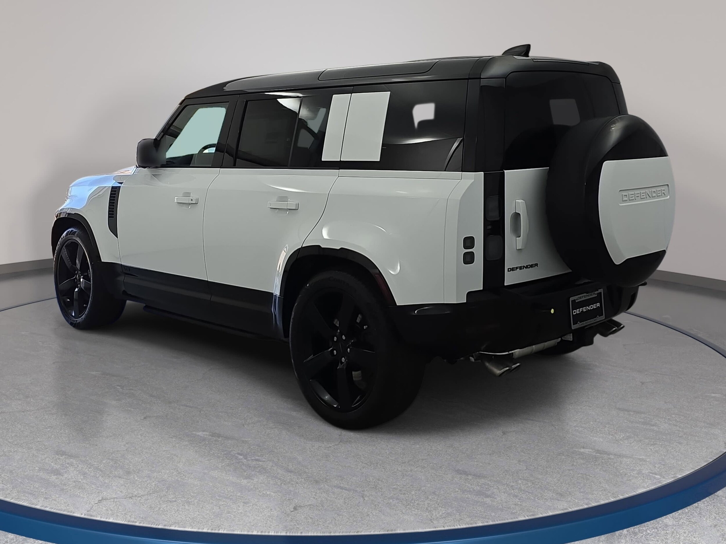 2026 Land Rover Defender V8 - Photo 7