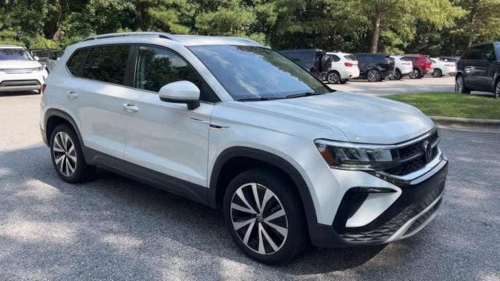 Used 2024 Volkswagen Taos SE SUV