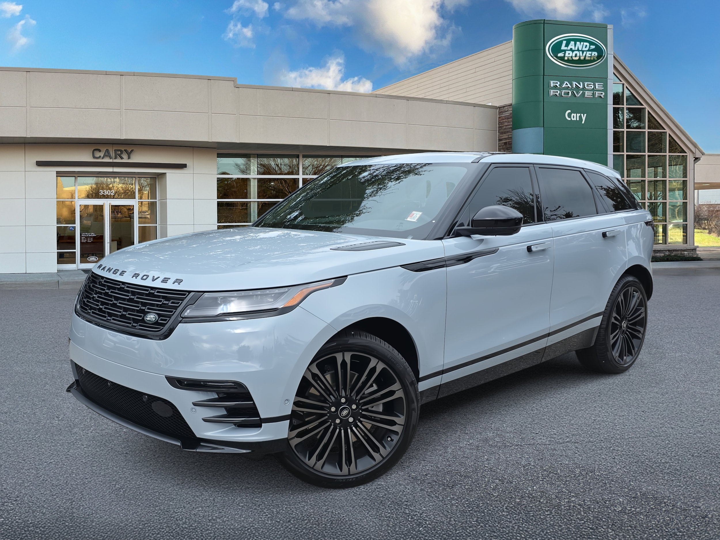 2026 Land Rover Range Rover Velar Dynamic SE's photo