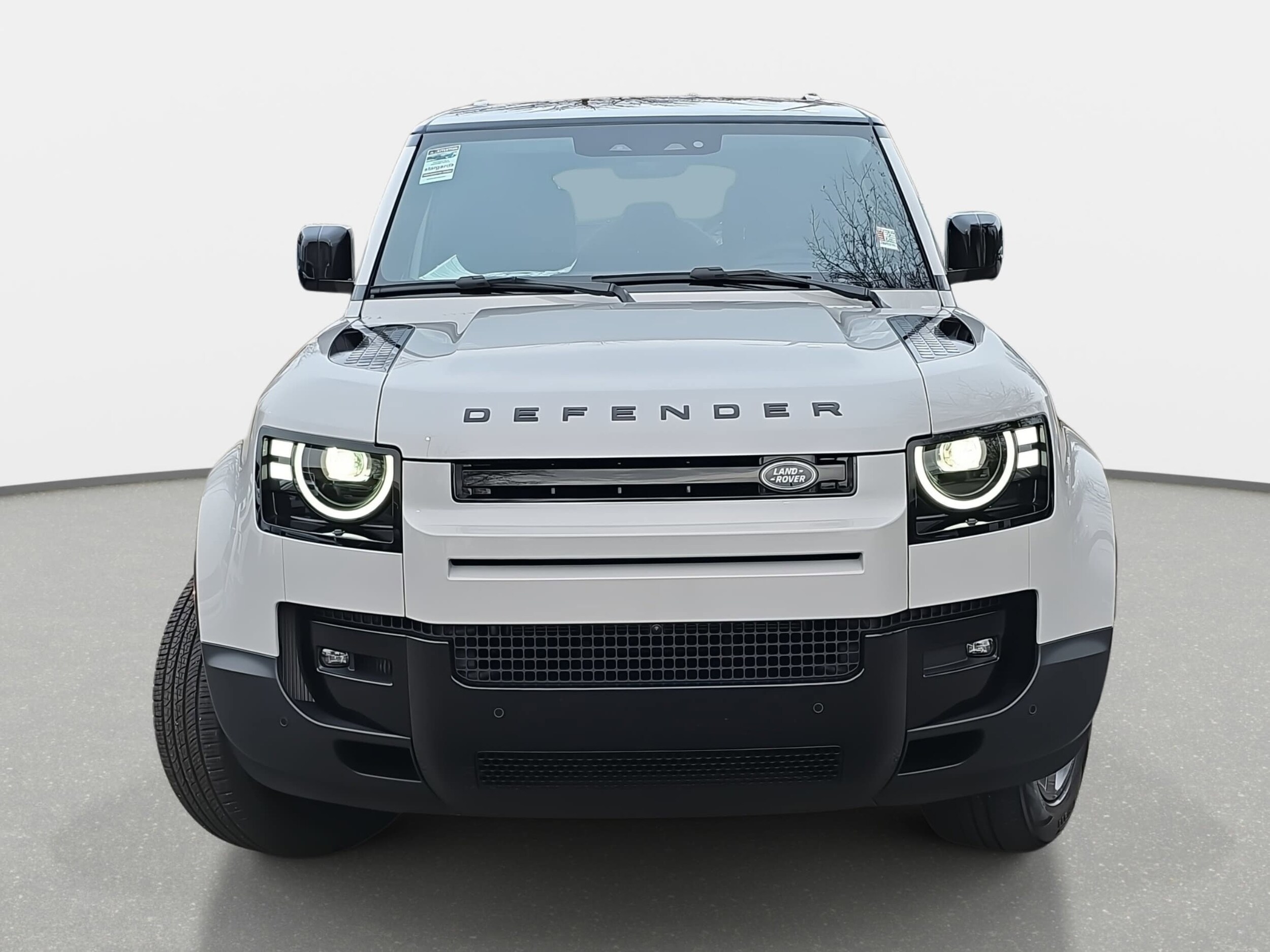 2026 Land Rover Defender 110 S photo 2