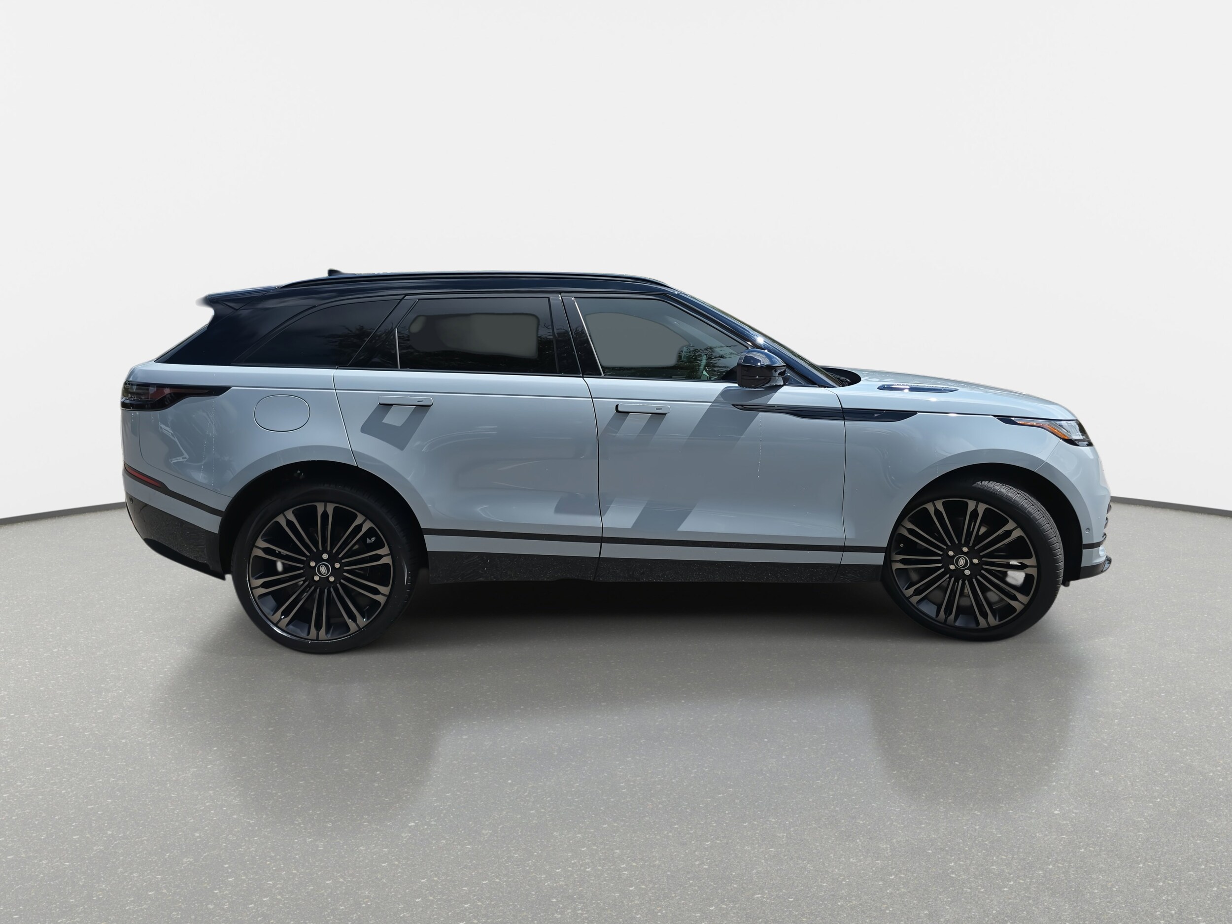 2026 Land Rover Range Rover Velar P250 Dynamic SE photo 2