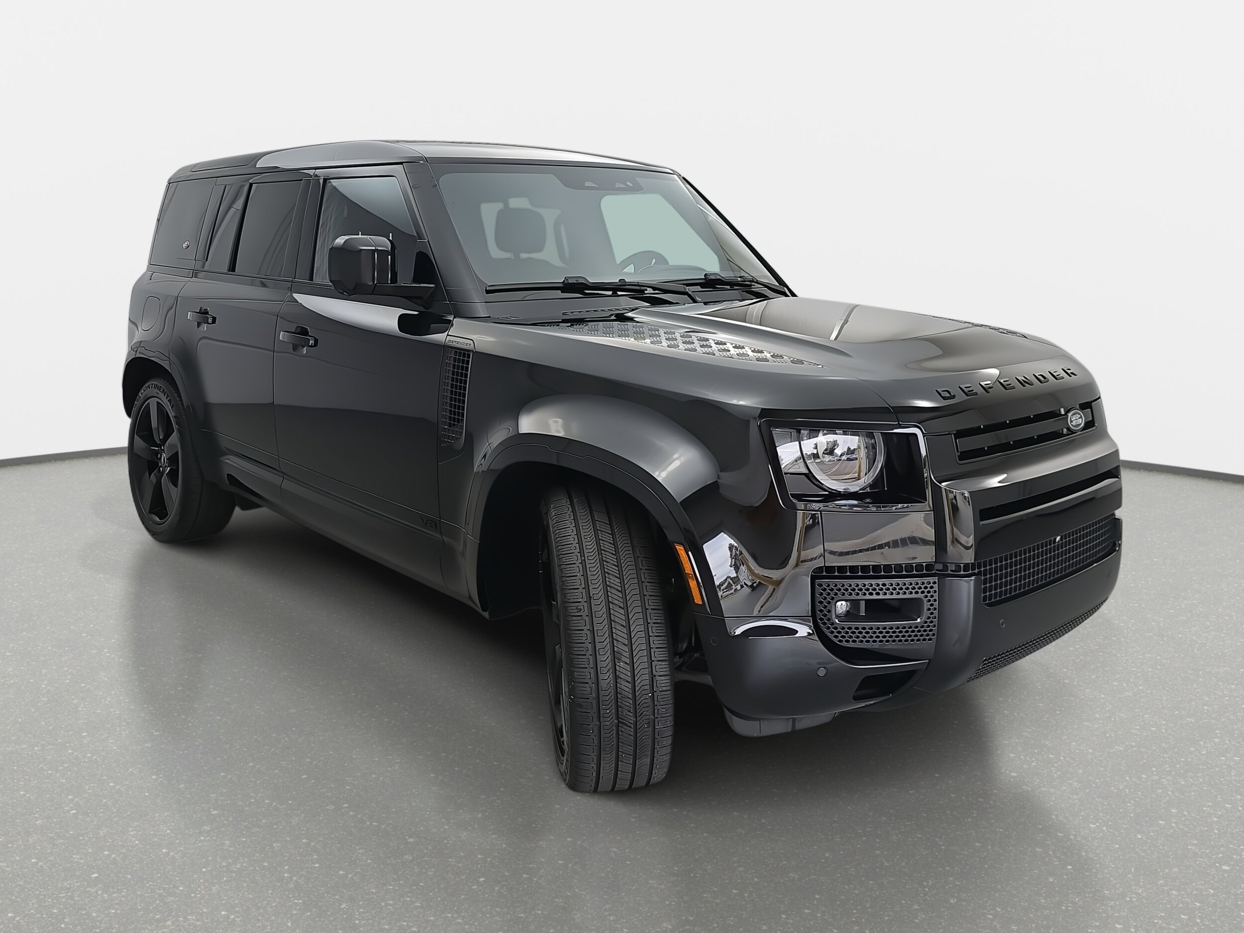 2024 Land Rover Defender V8 photo 3