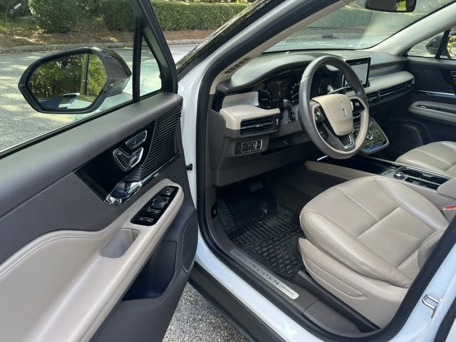 2020 Lincoln Corsair Standard photo 4