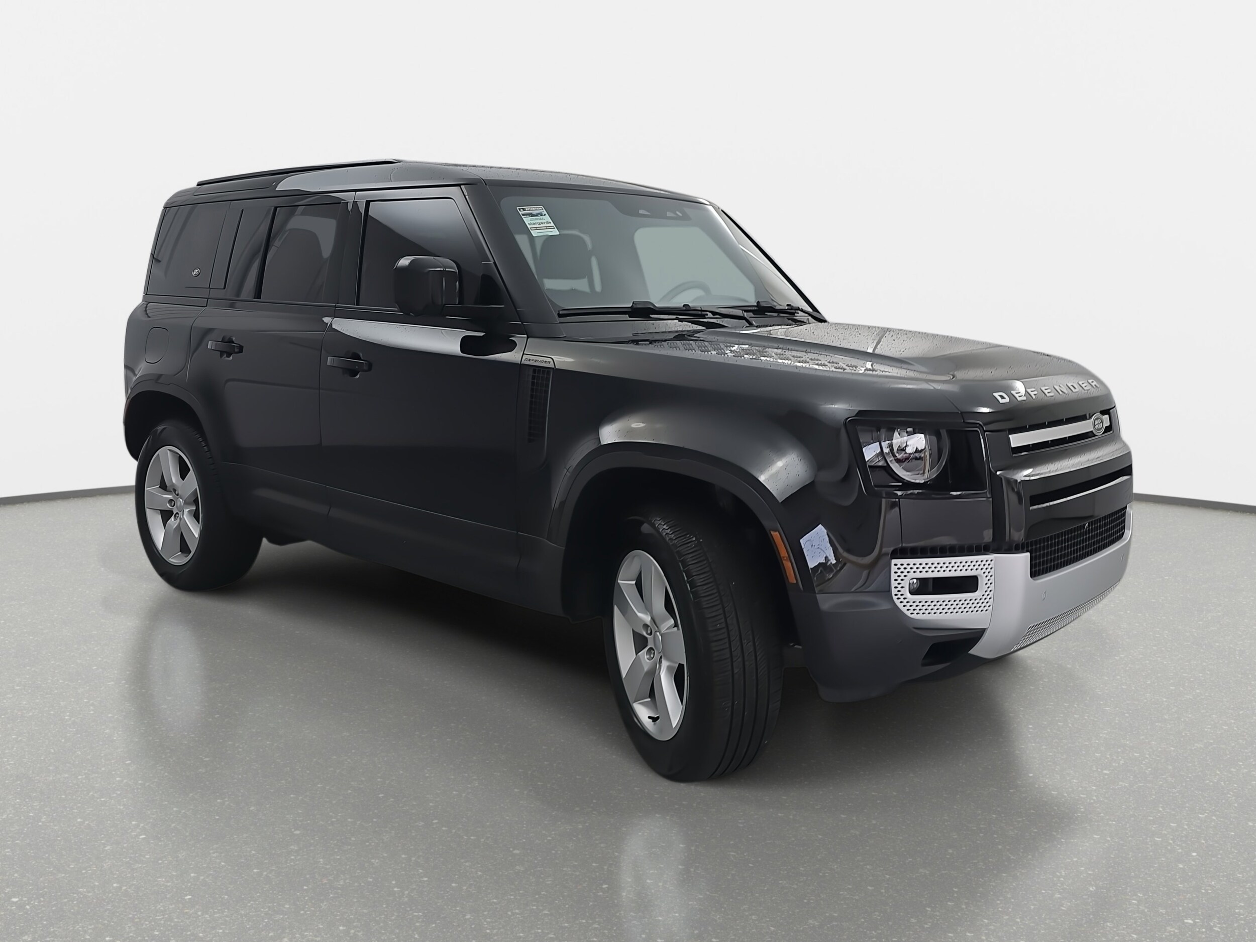 2024 Land Rover Defender S photo 3