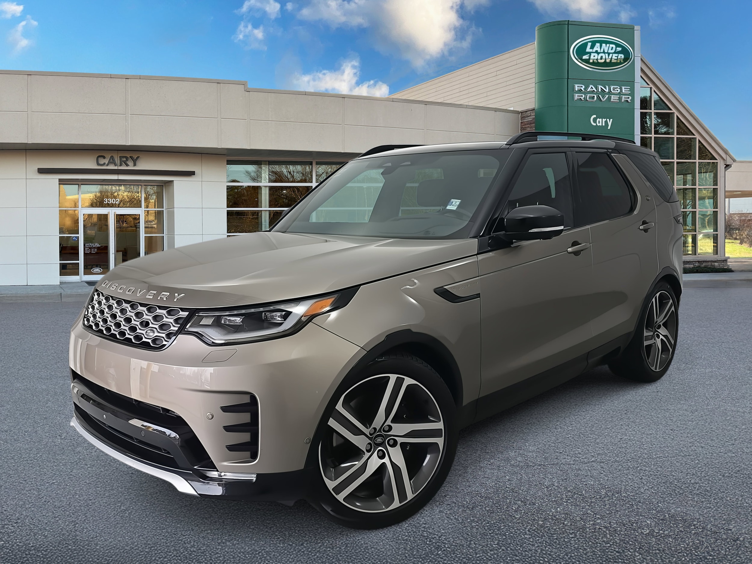 2024 Land Rover Discovery Metropolitan Edition's photo