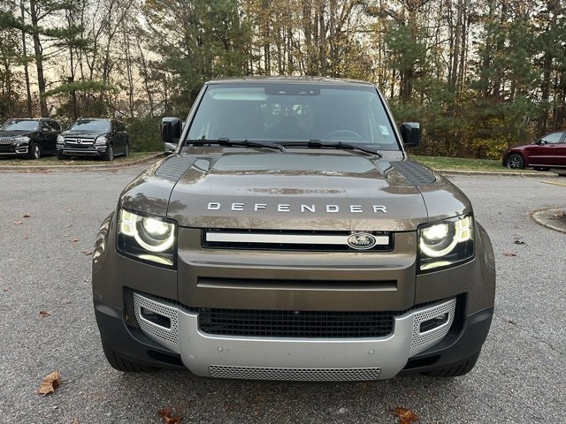 2025 Land Rover Defender S photo 3