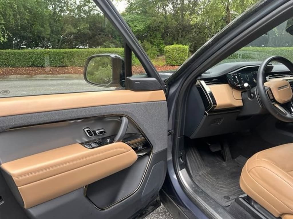 Used 2024 Land Rover Range Rover Sport SE SUV