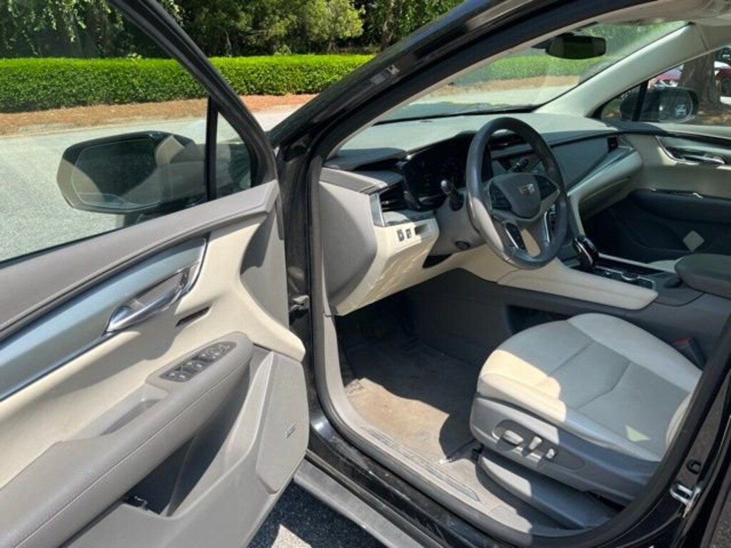 Used 2022 Cadillac XT5 FWD Premium Luxury SUV