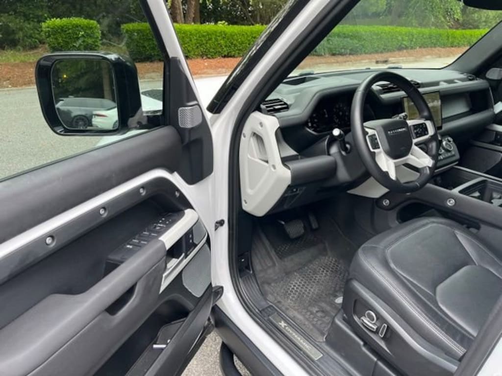 Used 2024 Land Rover Defender X-Dynamic SE SUV