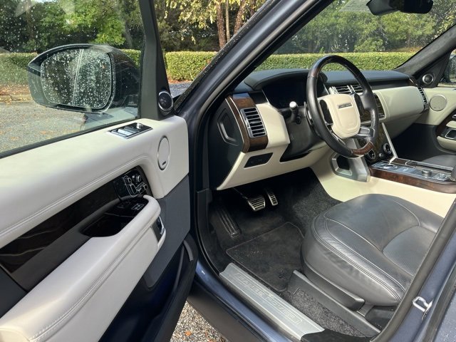 2021 Land Rover Range Rover P525 HSE HSE Westminster Edition photo 4