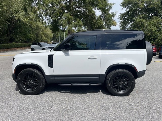 2023 Land Rover Defender S photo 3