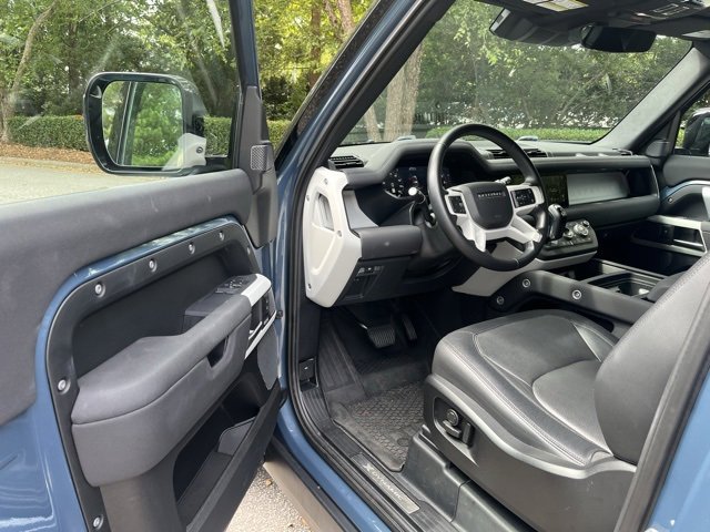 2023 Land Rover Defender X-Dynamic SE photo 4