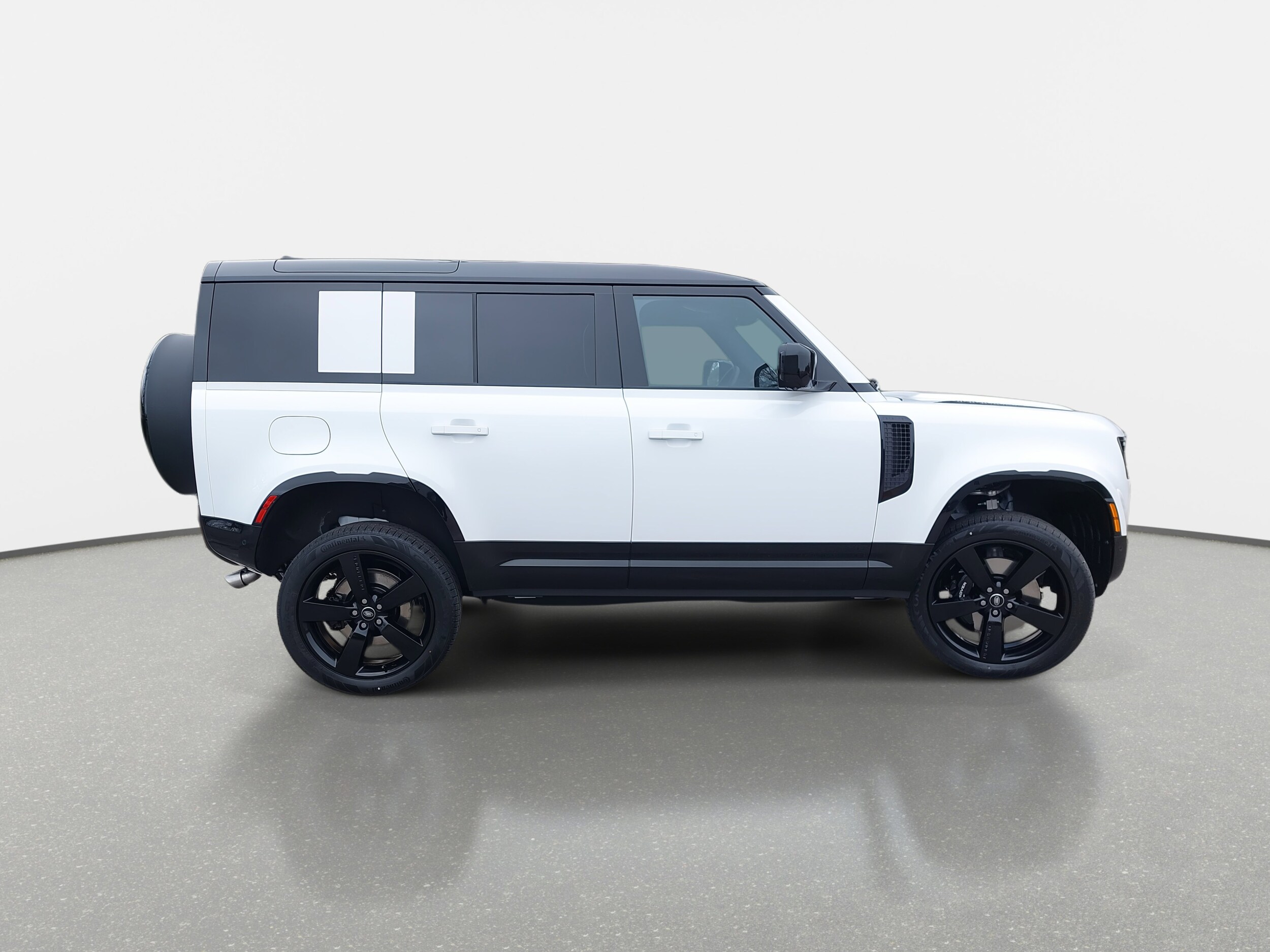 2025 Land Rover Defender 110 photo 4
