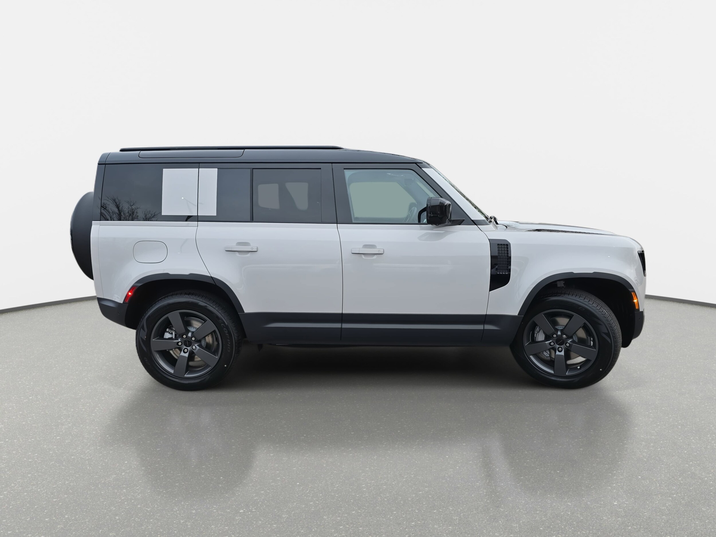 2026 Land Rover Defender 110 S photo 4