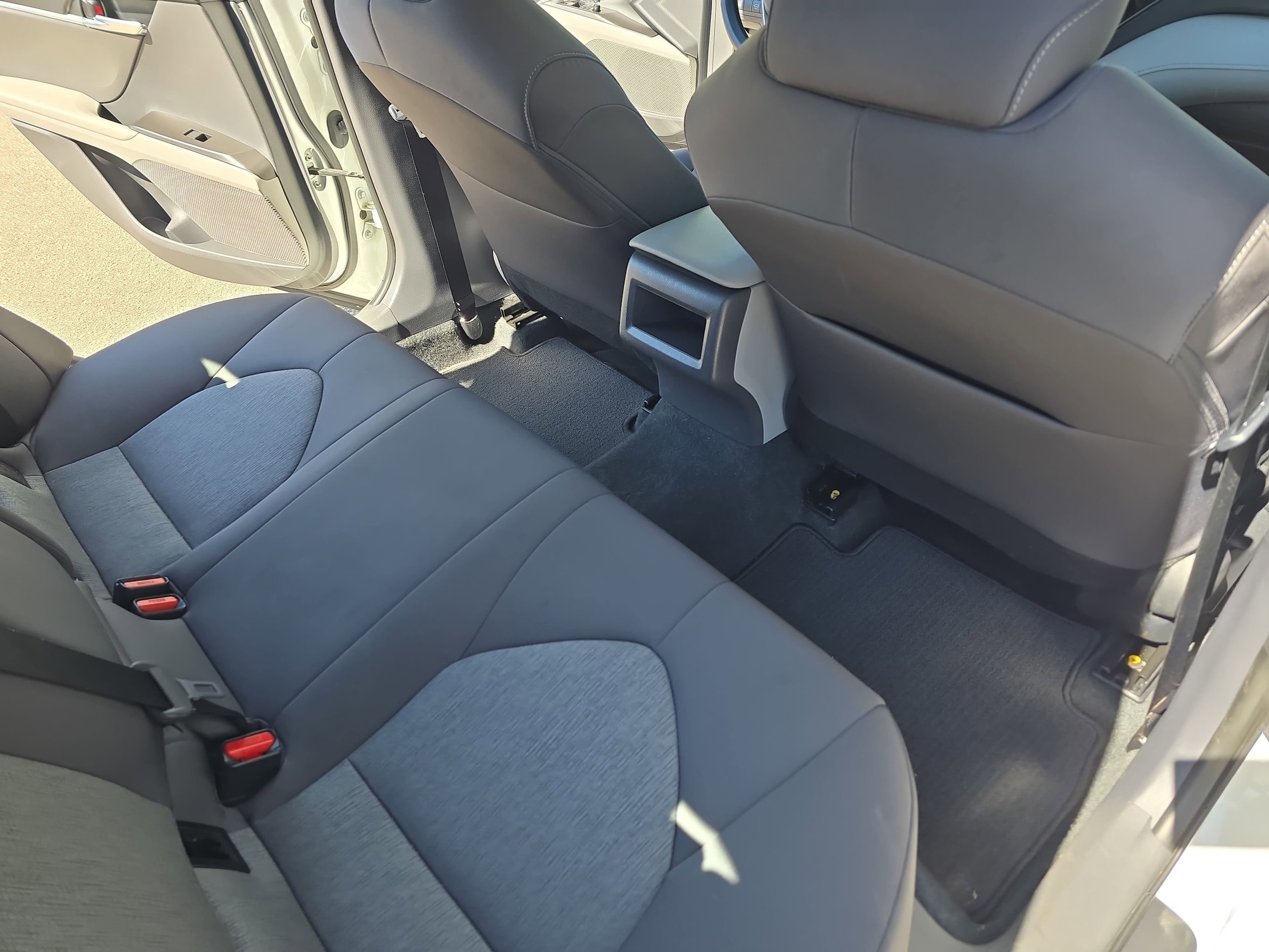 2023 Toyota Camry LE - Photo 11