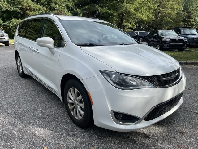 2018 Chrysler Pacifica Touring L photo 2