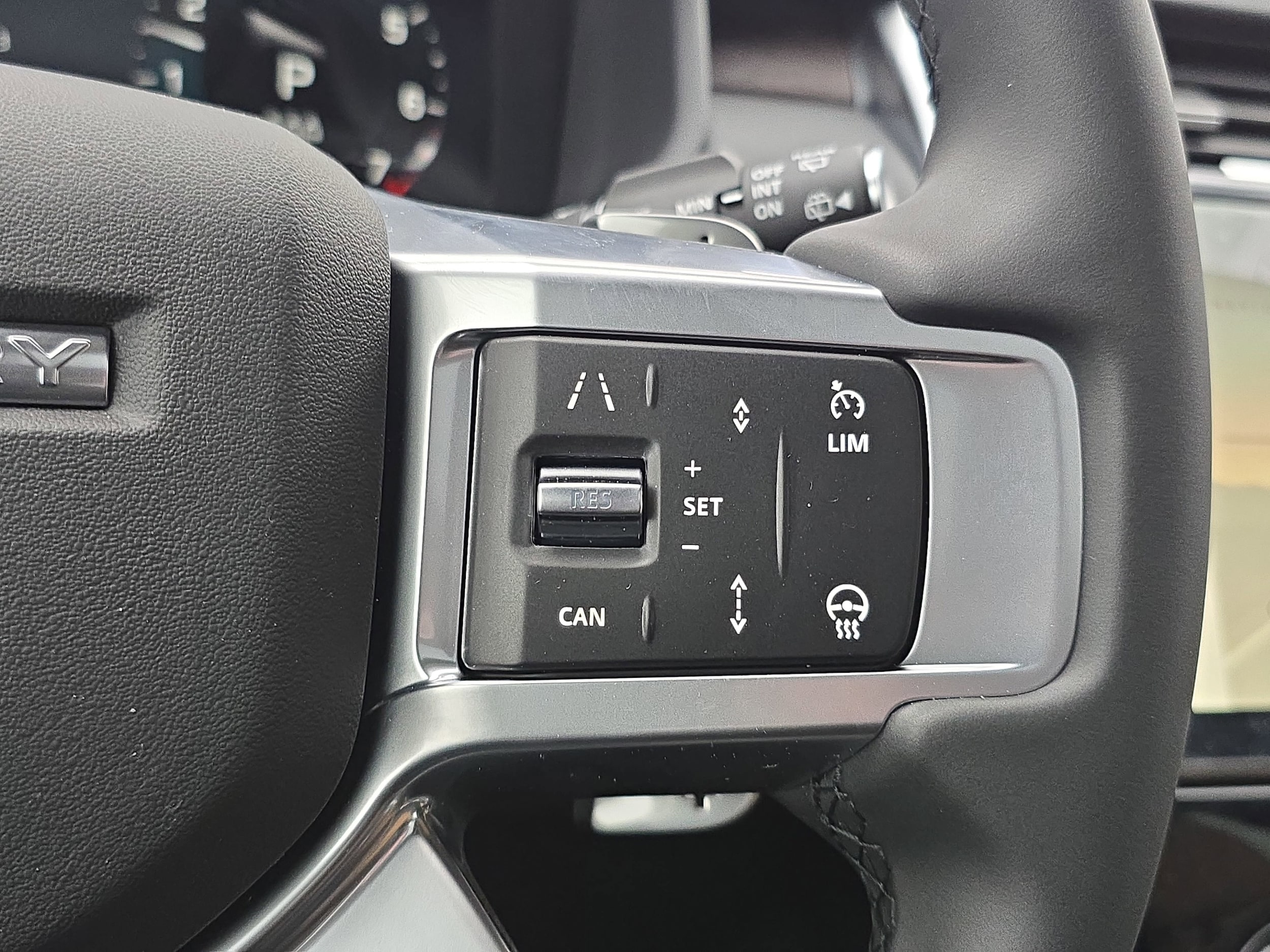 2026 Land Rover Discovery Dynamic SE - Photo 18