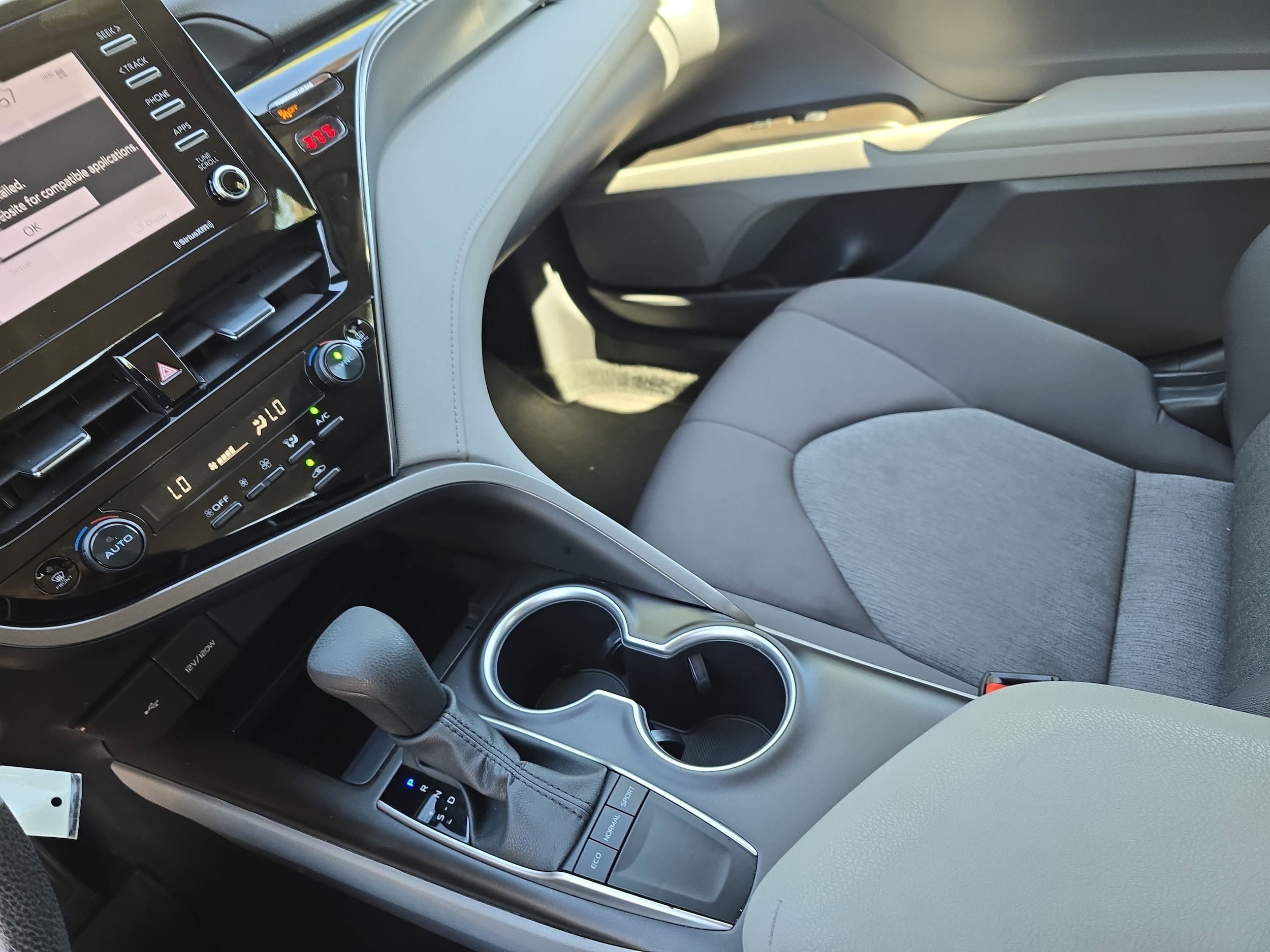 2023 Toyota Camry LE - Photo 23