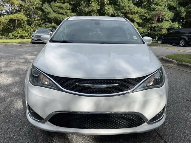 2018 Chrysler Pacifica Touring L photo 3