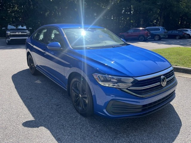 2022 Volkswagen Jetta SE photo 2