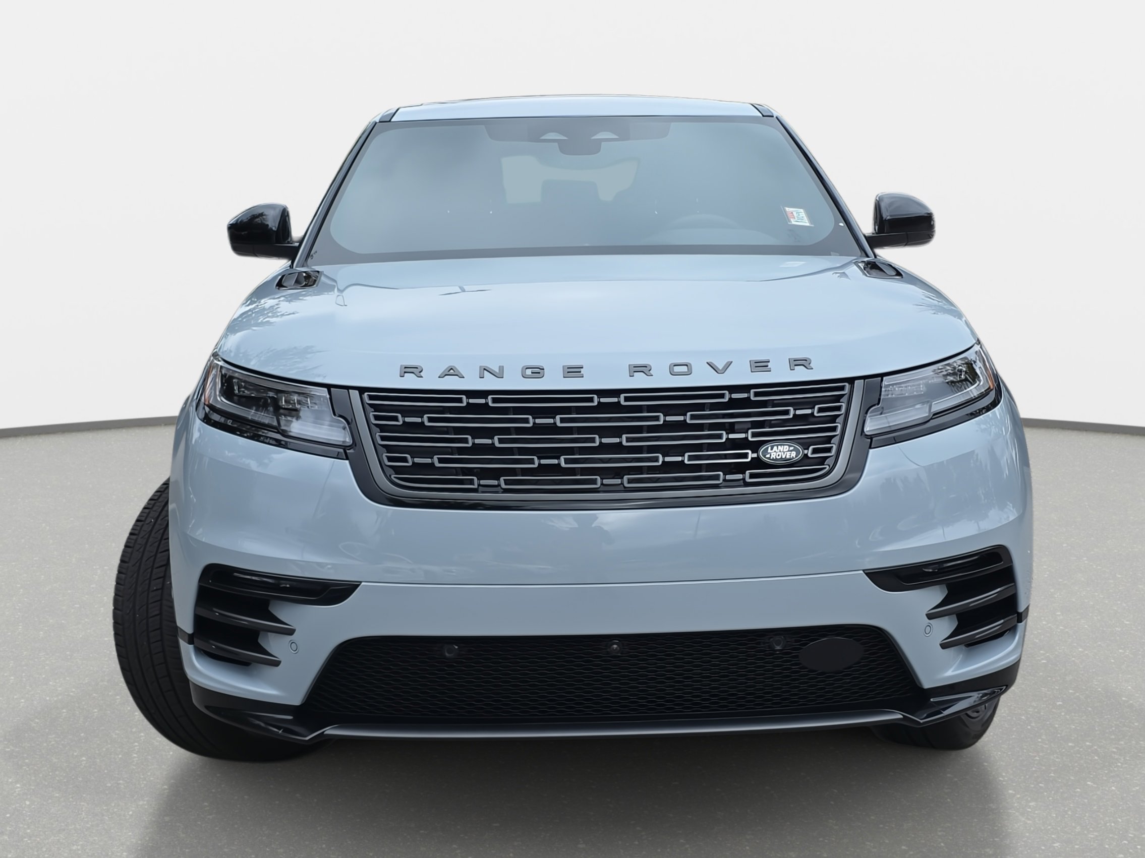 2026 Land Rover Range Rover Velar P250 Dynamic SE photo 2