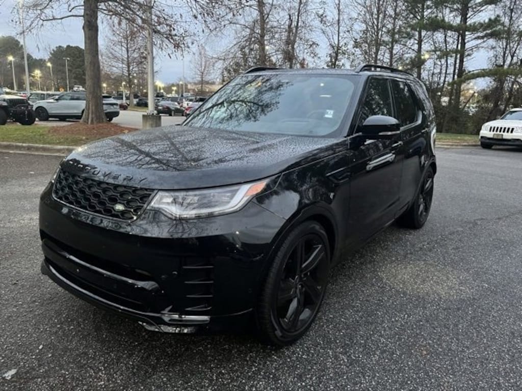 Used 2025 Land Rover Discovery Dynamic SE SUV
