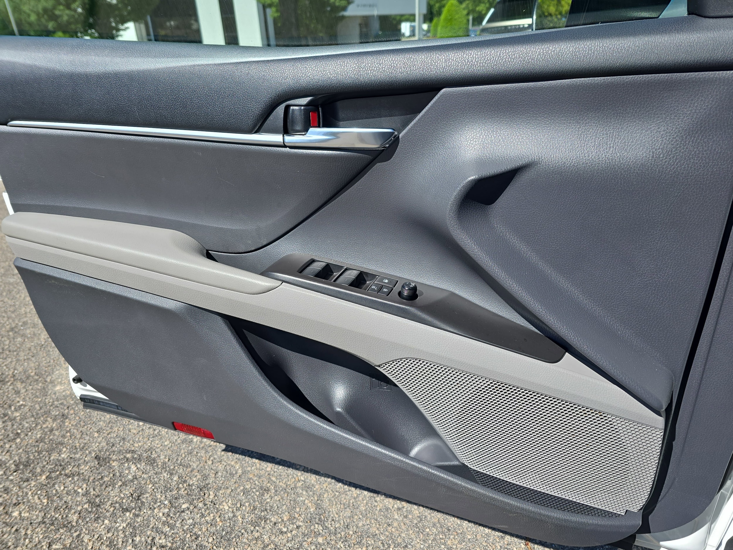 2023 Toyota Camry LE - Photo 25