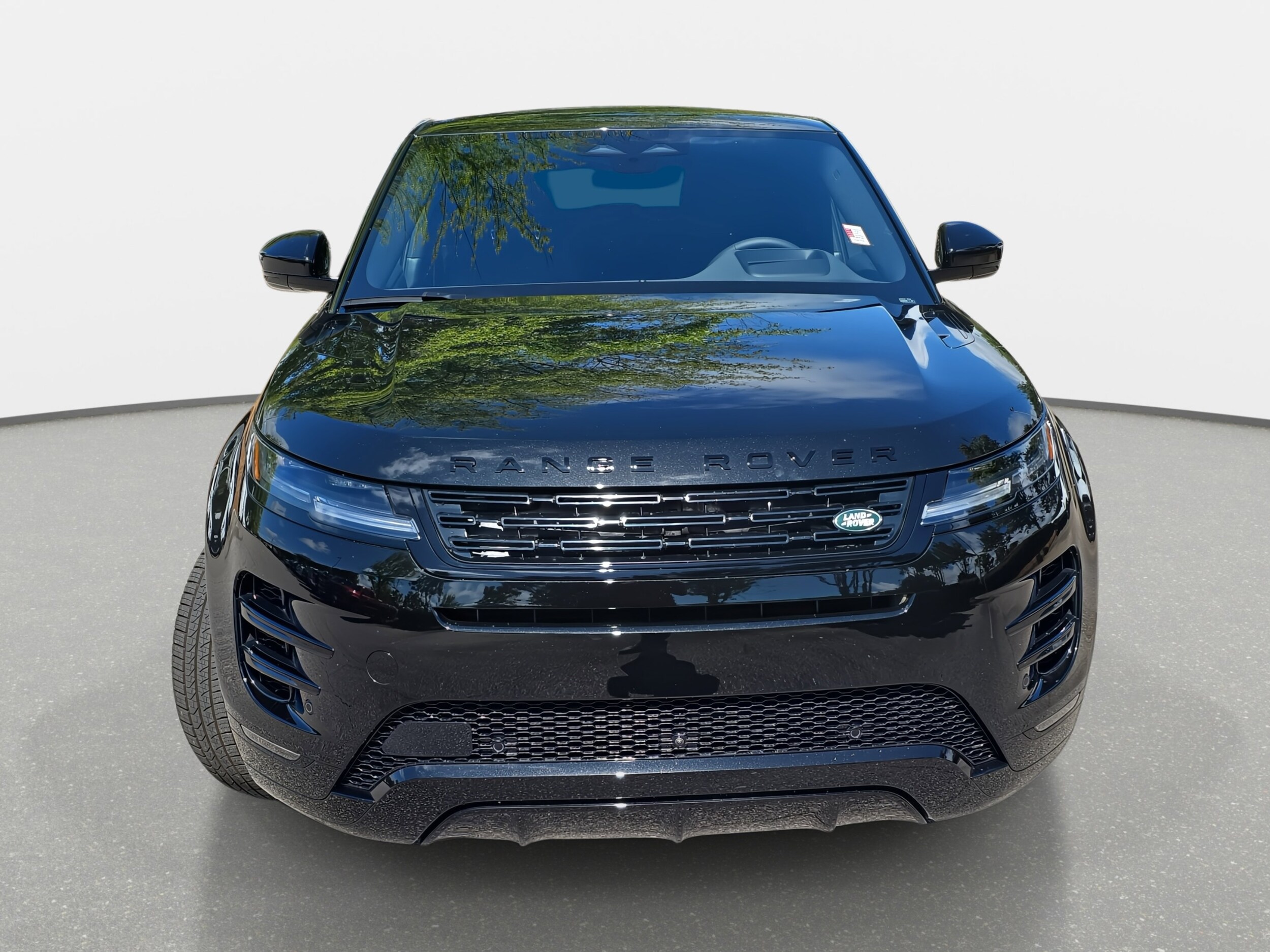 2026 Land Rover Range Rover Evoque Dynamic SE photo 2